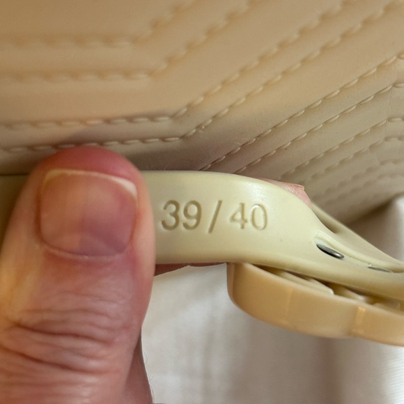 COPY - Faux Gucci GG Marmont Double G Logo Flipflop Sandals 
Size 39/40
Cream - Picture 6 of 7